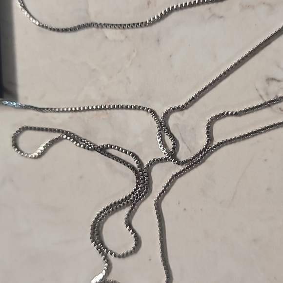 Lily Maris fine silver plated necklace - Picture 3 of 4